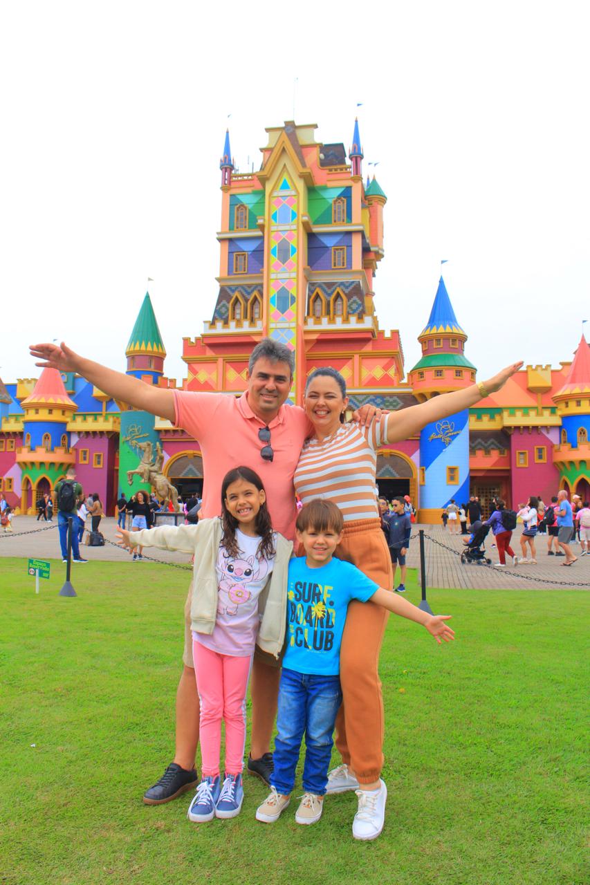 Danielle com a família em viagem